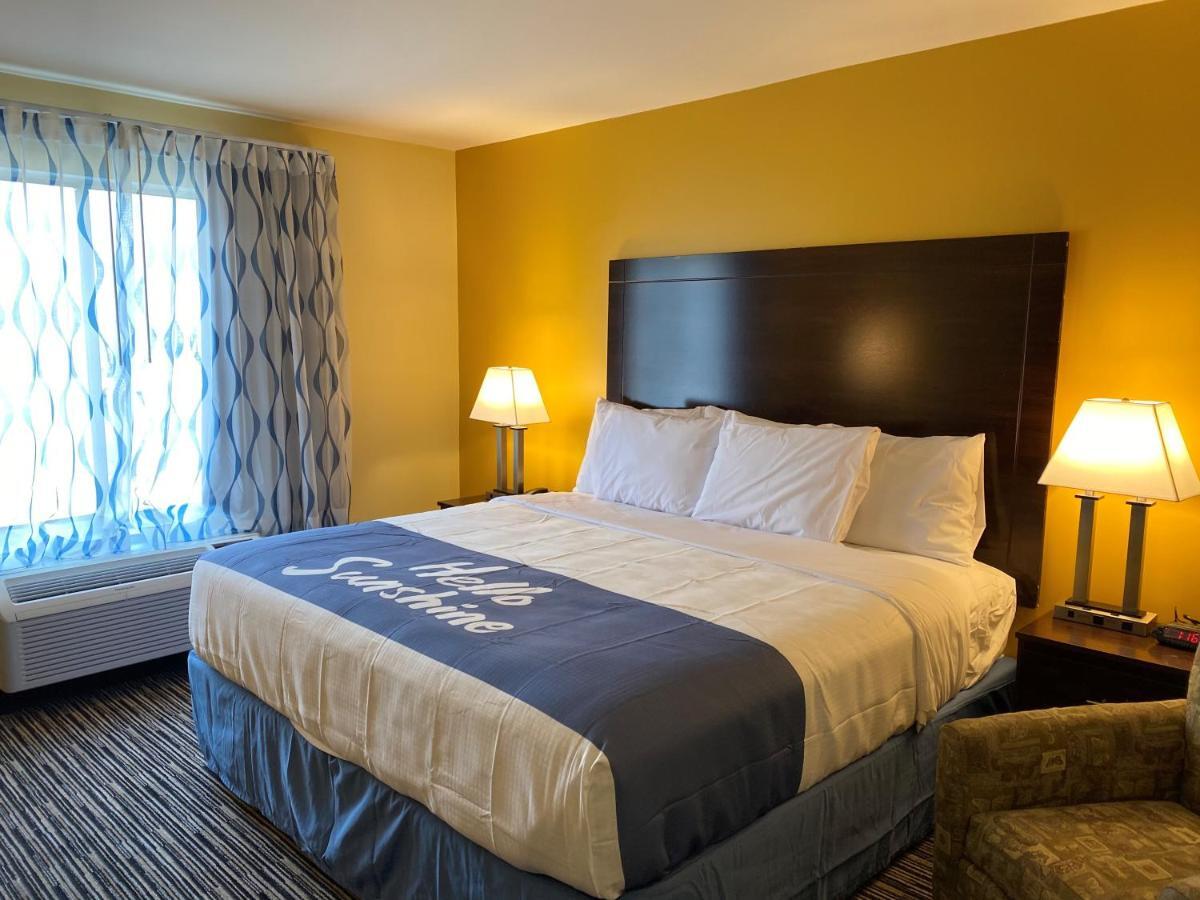 Days Inn By Wyndham Atlanta/Southlake/Morrow Esterno foto