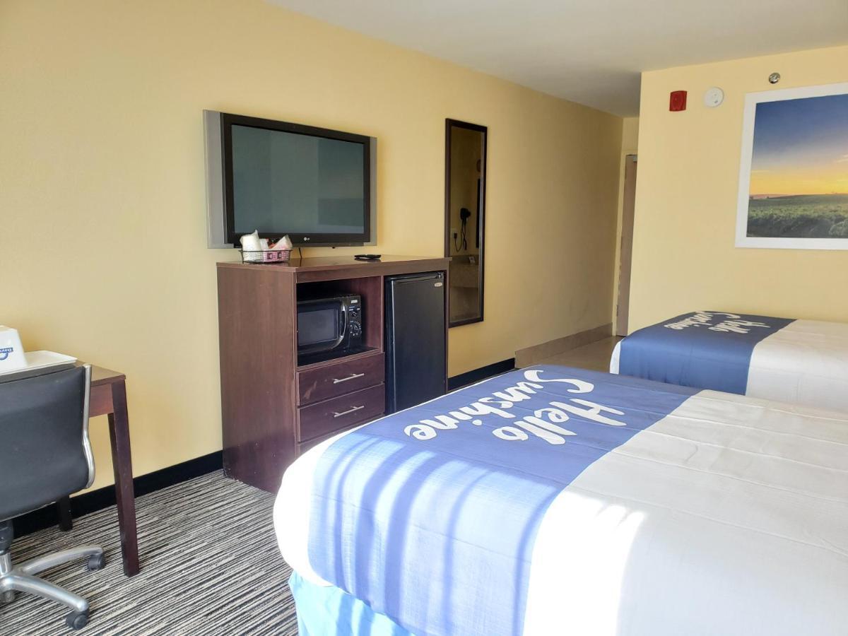 Days Inn By Wyndham Atlanta/Southlake/Morrow Esterno foto